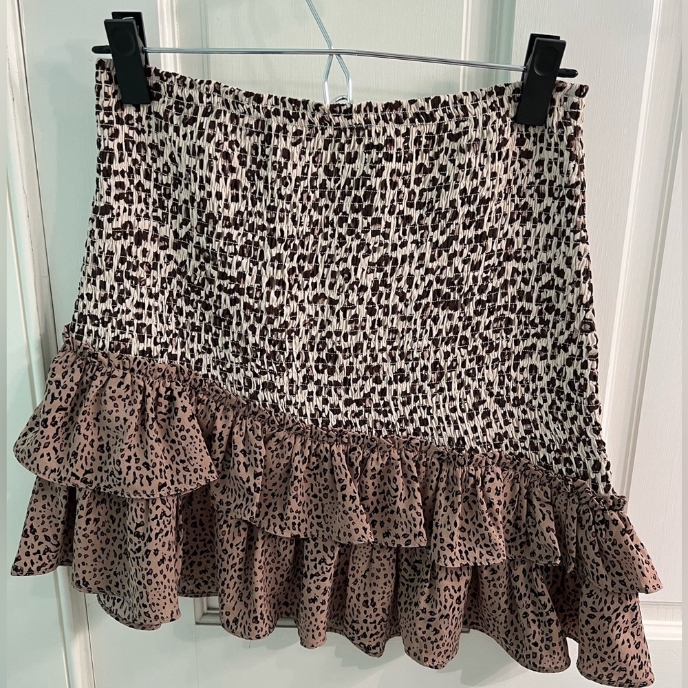 Asymmetric, ruffle skirt, size large